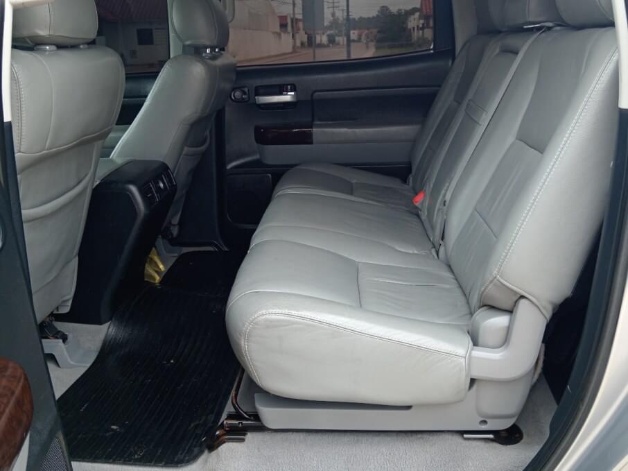 TOYOTA TUNDRA 2011 127.000 Kms.