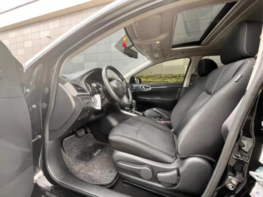 NISSAN SENTRA 2017 59.000 Kms.