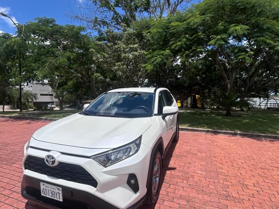 TOYOTA RAV4 2023 9.000 Kms.