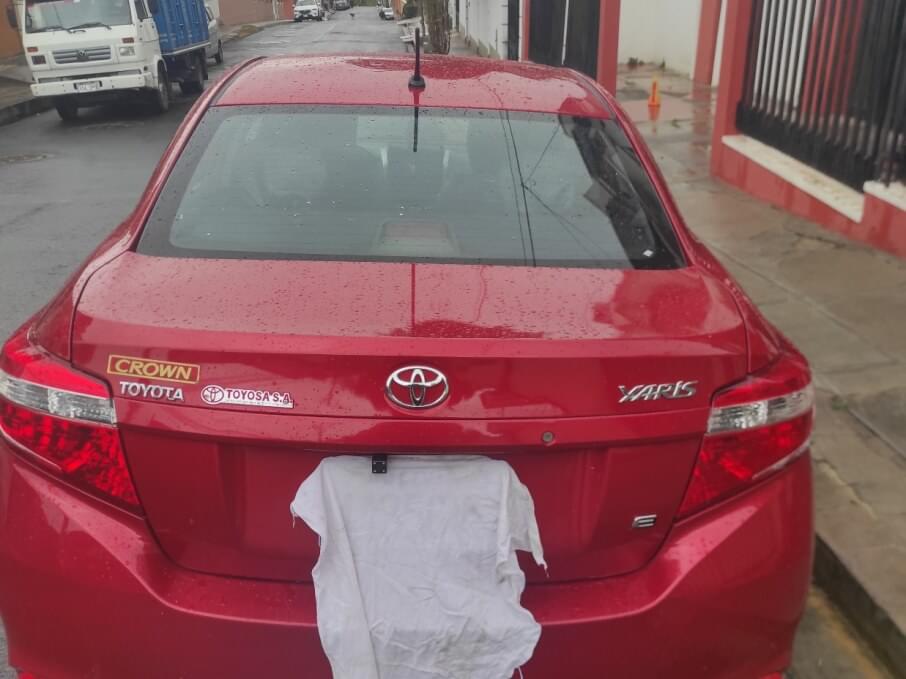 TOYOTA YARIS 2016 100.000 Kms.