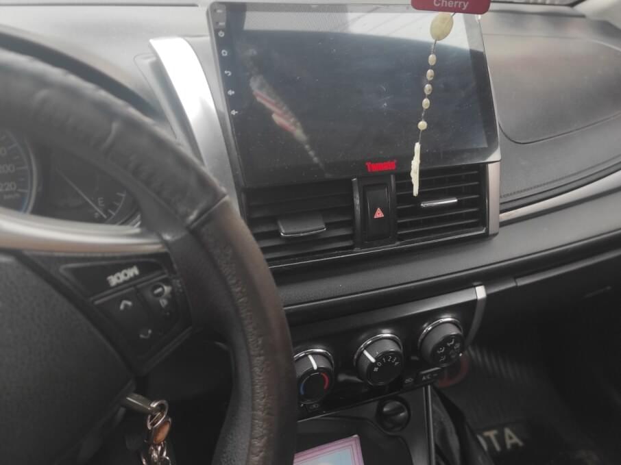 TOYOTA YARIS 2016 100.000 Kms.