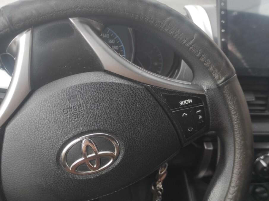 TOYOTA YARIS 2016 100.000 Kms.