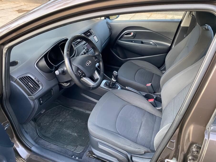 KIA RIO 2015 42.000 Kms.