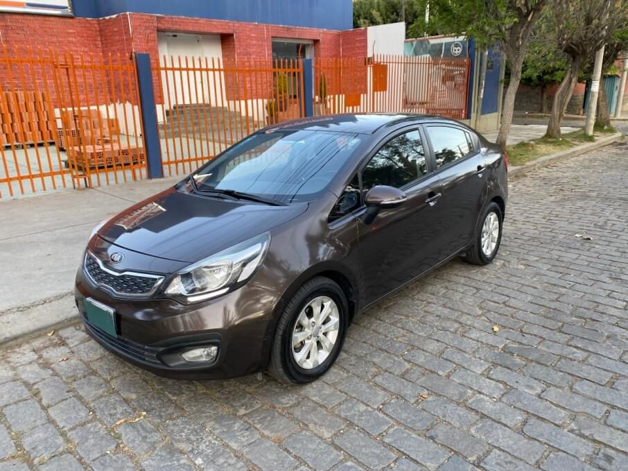 KIA RIO 2015 42.000 Kms.