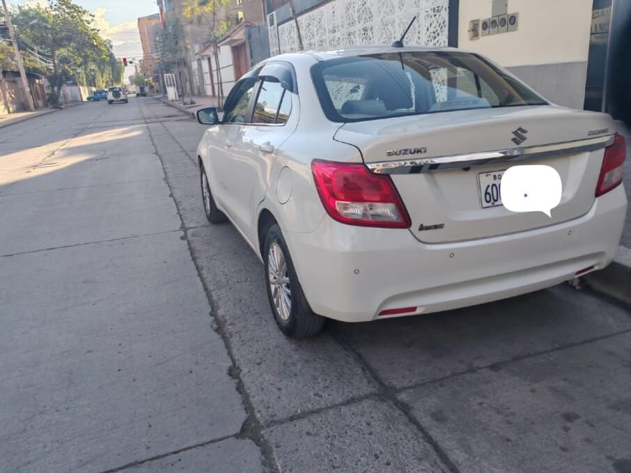 SUZUKI DZIRE SEDAN 2023 53.000 Kms.