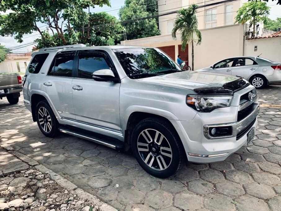 TOYOTA 4RUNNER 2015 68.000 Kms.