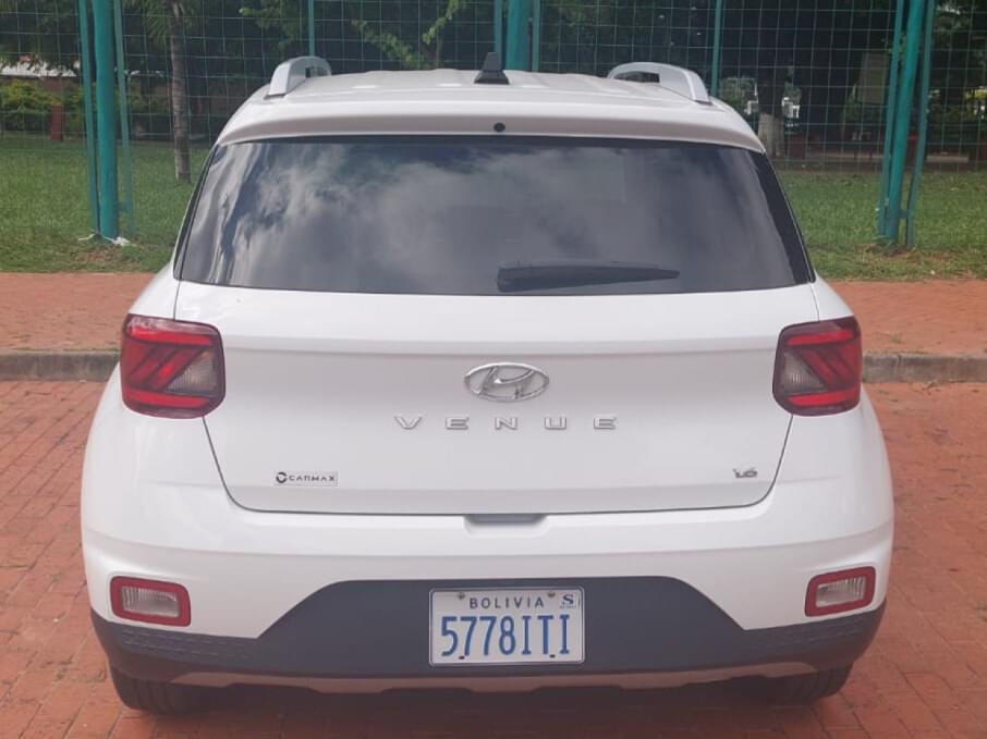 HYUNDAI VENUE 2022 36.000 Kms.
