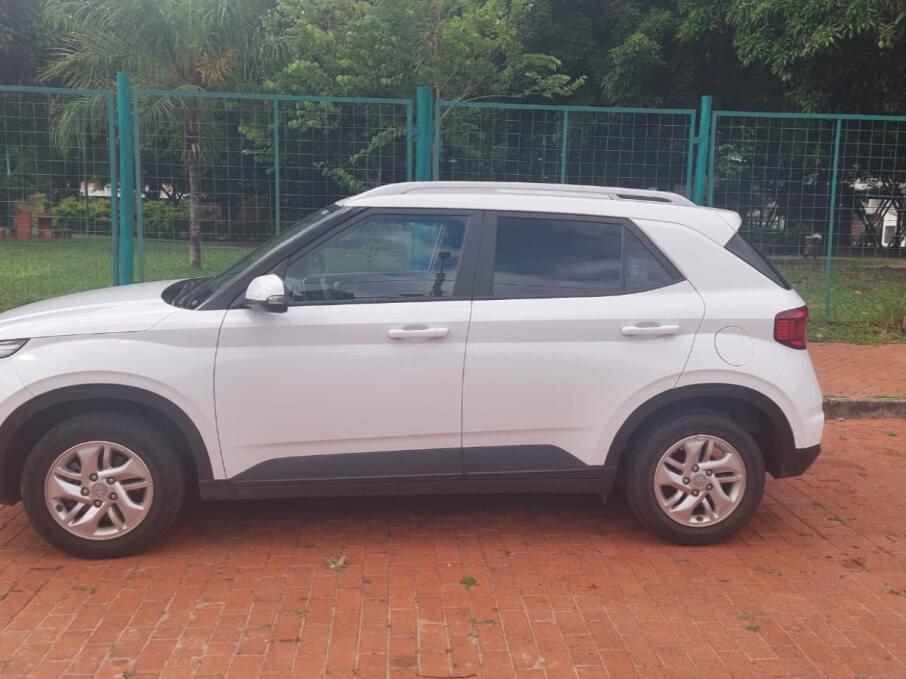 HYUNDAI VENUE 2022 36.000 Kms.