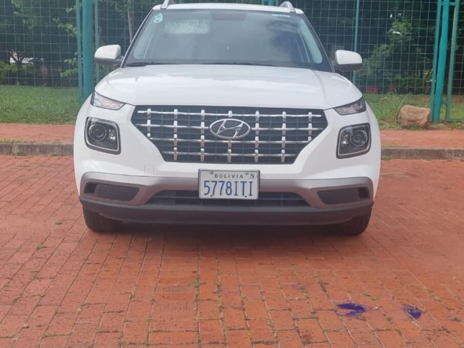 HYUNDAI VENUE 2022 36.000 Kms.