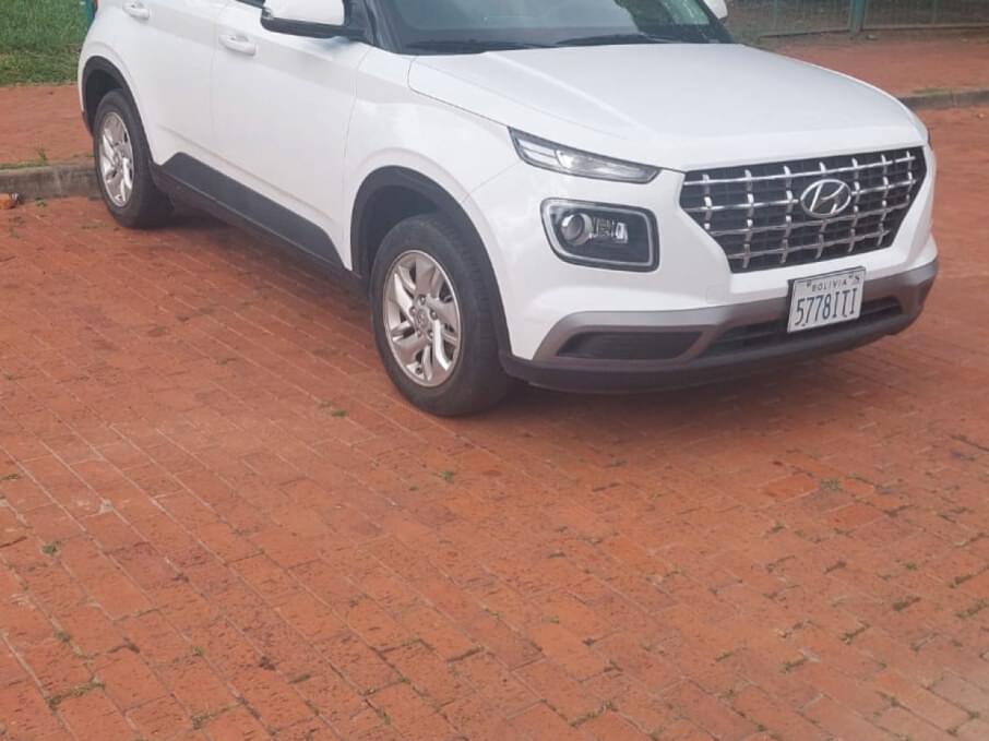 HYUNDAI VENUE 2022 36.000 Kms.