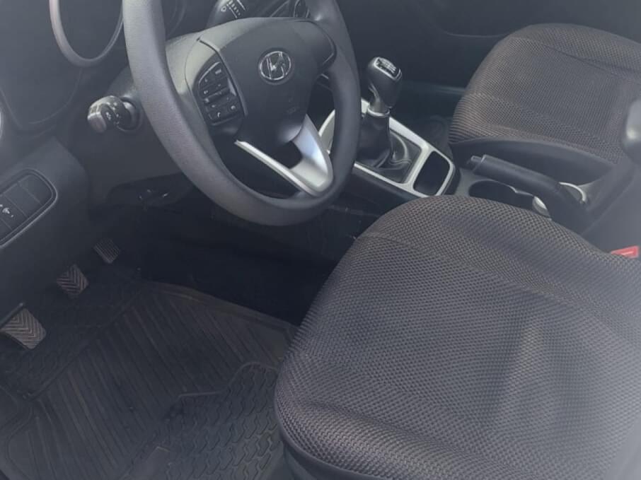 HYUNDAI VENUE 2022 36.000 Kms.