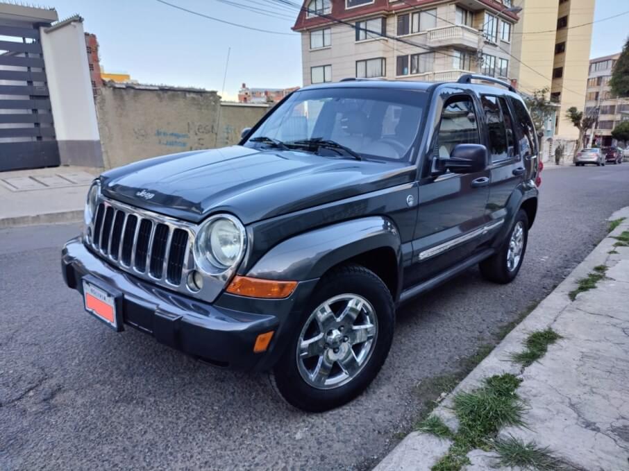 JEEP LIBERTY 2005 102.000 Kms.