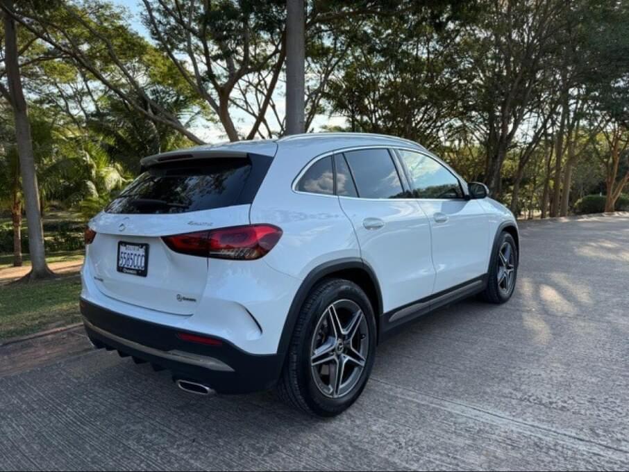 MERCEDES BENZ GLA 2021 34.000 Kms.