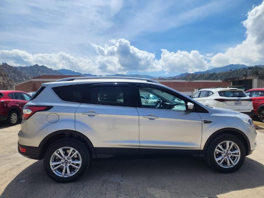 FORD ESCAPE 2018 42.200 Kms.