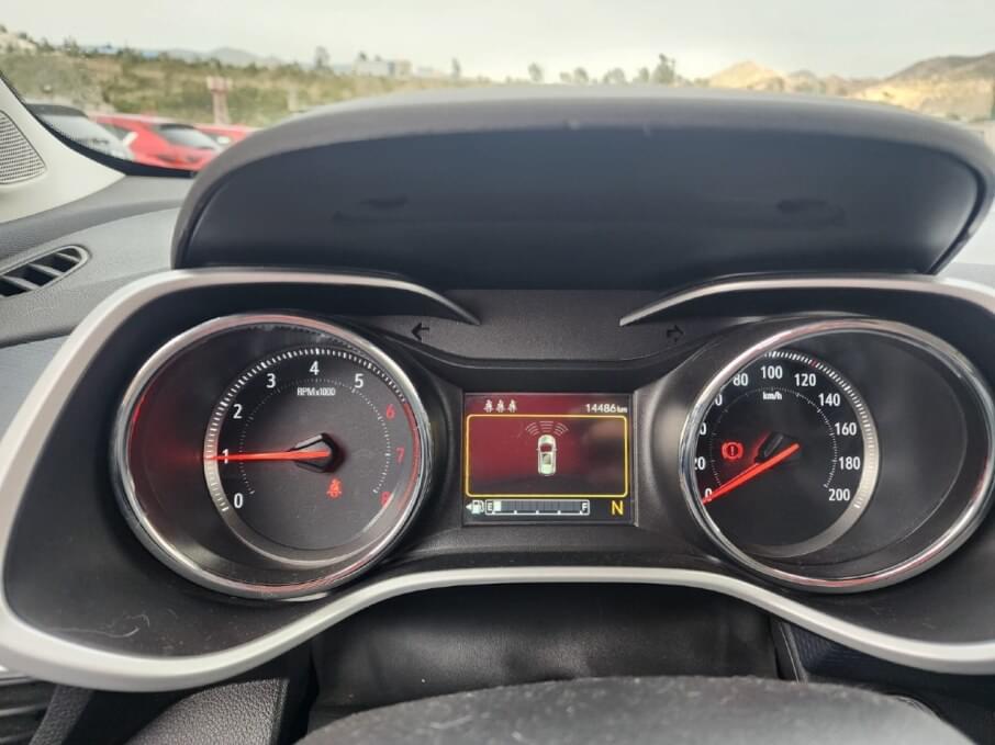 CHEVROLET TRACKER 2023 14.000 Kms.