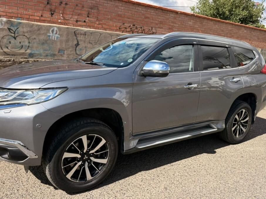 MITSUBISHI MONTERO SPORT 2017 105.000 Kms.