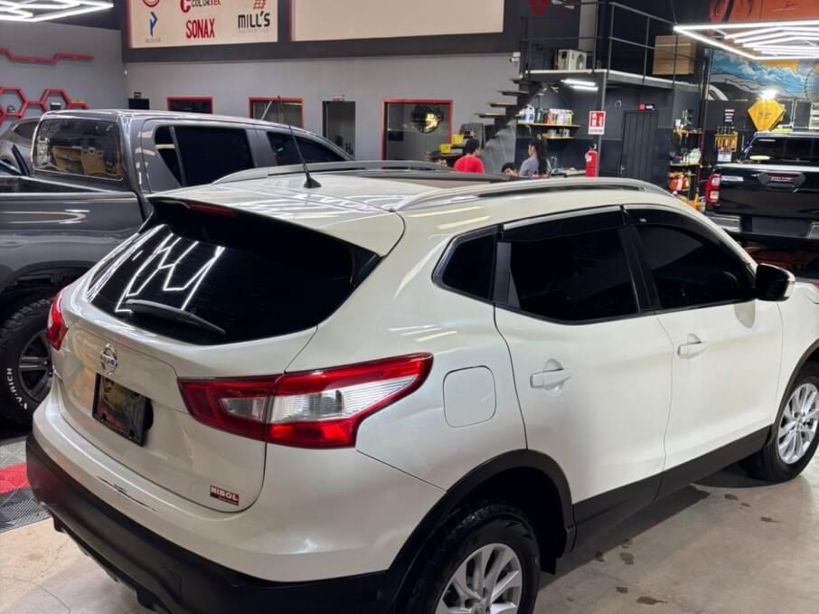 NISSAN QASHQAI 2015 97.000 Kms.