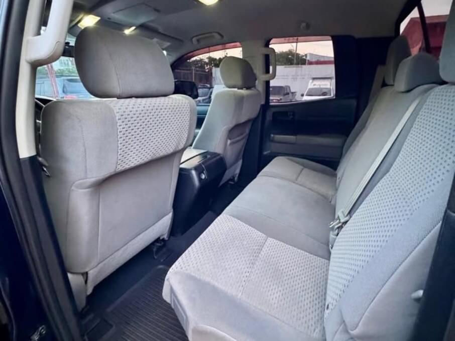 TOYOTA TUNDRA 2013 160.000 Kms.