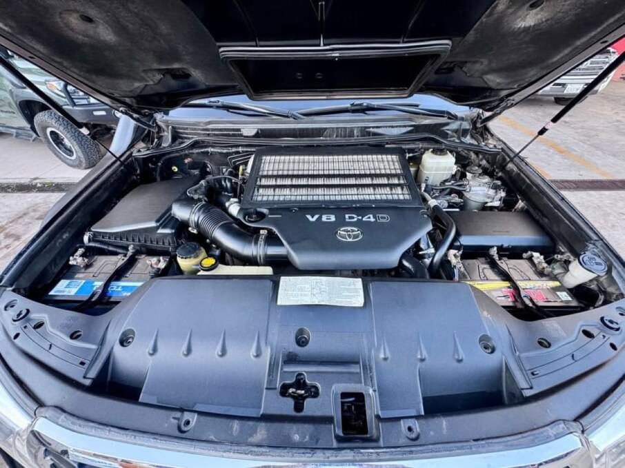 TOYOTA LAND CRUISER 2012 176.000 Kms.