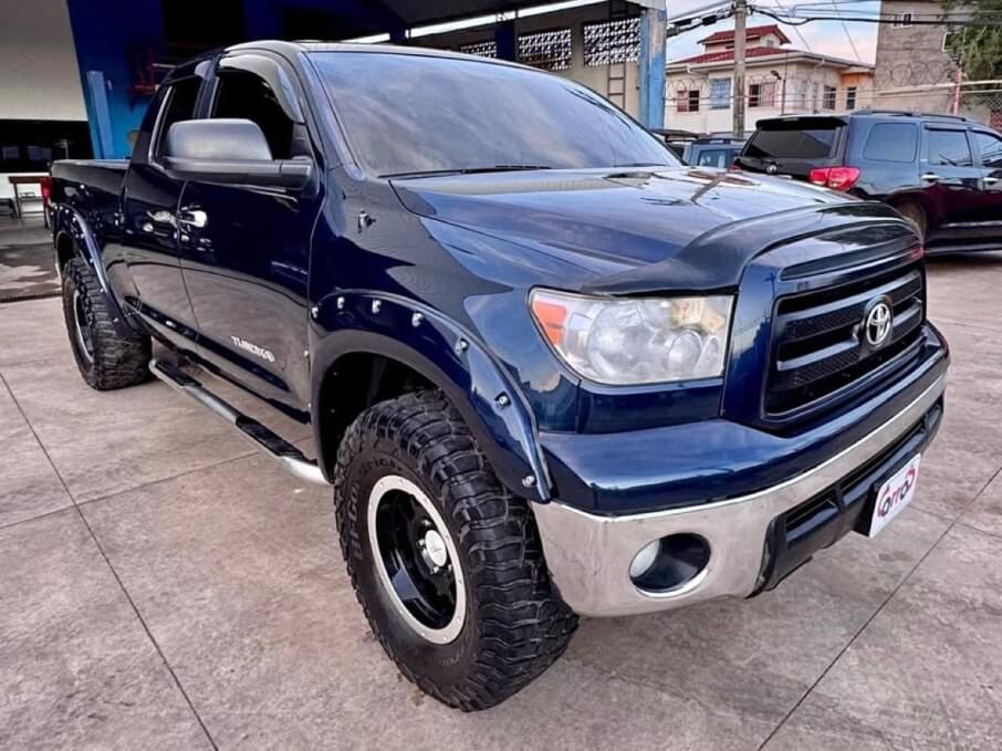 TOYOTA TUNDRA 2013 160.000 Kms.