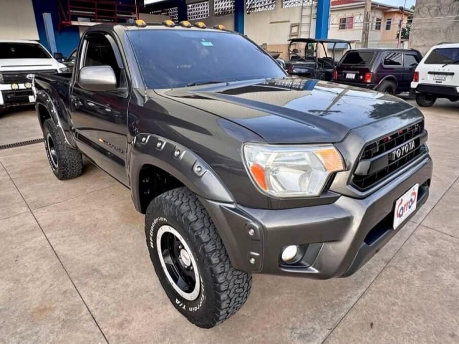 TOYOTA TACOMA 2013 138.000 Kms.
