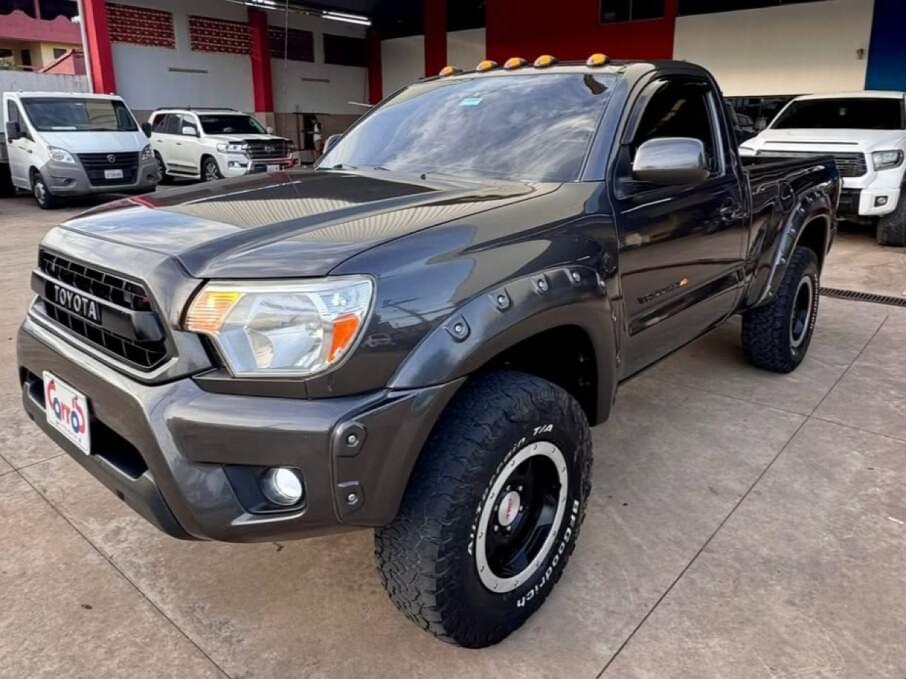 TOYOTA TACOMA 2013 138.000 Kms.