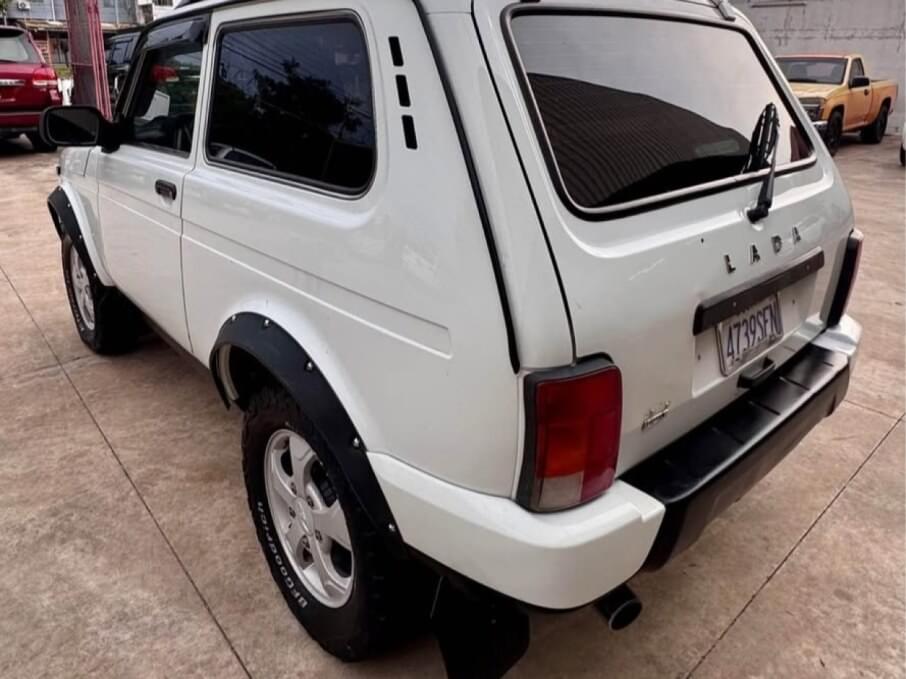 LADA NIVA 2017 80.000 Kms.