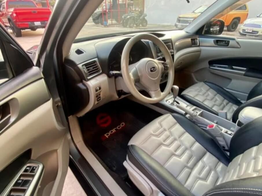 SUBARU FORESTER 2011 90.000 Kms.