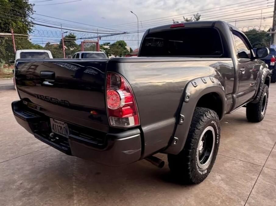 TOYOTA TACOMA 2013 138.000 Kms.