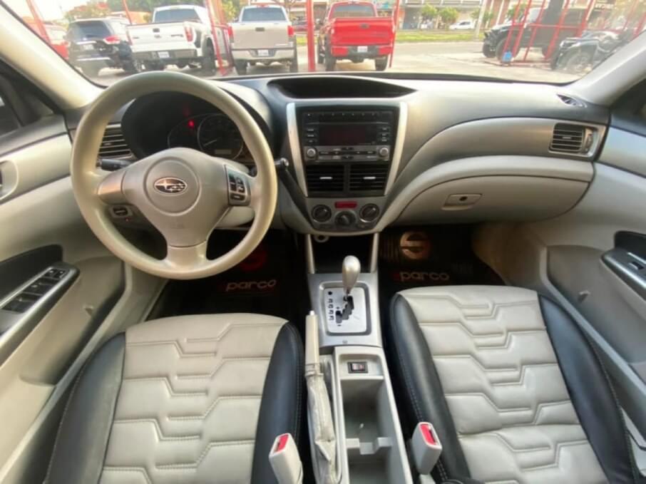 SUBARU FORESTER 2011 90.000 Kms.