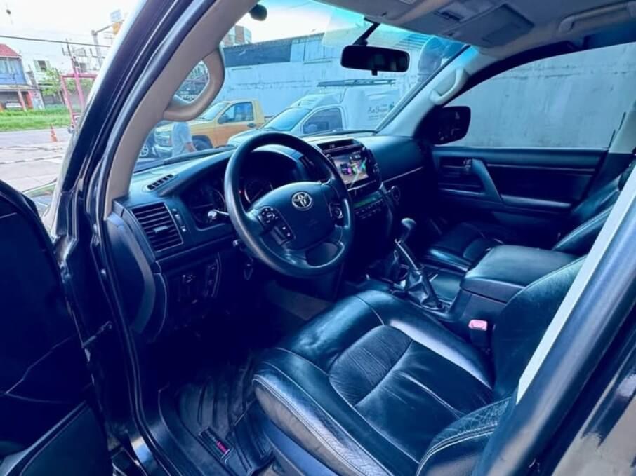 TOYOTA LAND CRUISER 2012 176.000 Kms.