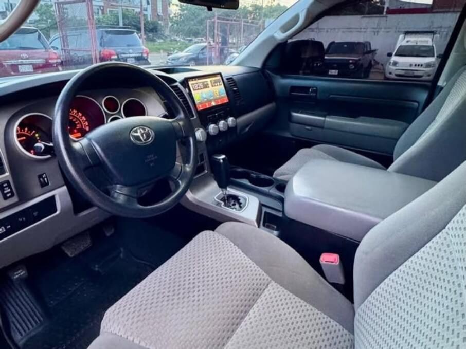 TOYOTA TUNDRA 2013 160.000 Kms.