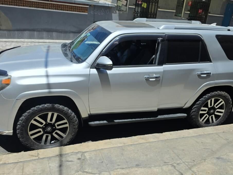 TOYOTA 4RUNNER 2019 80.000 Kms.