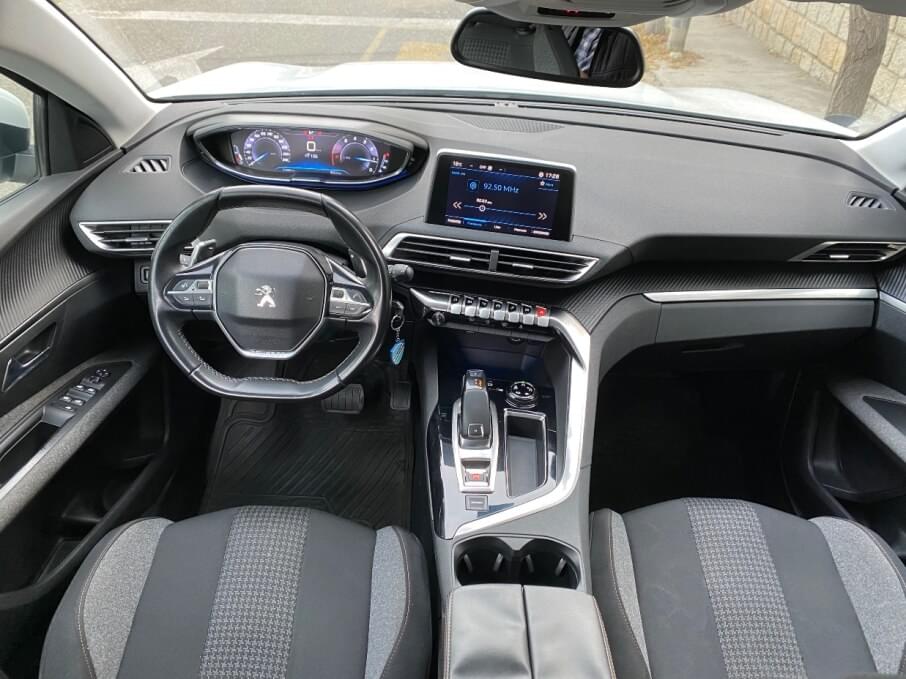 PEUGEOT 3008 2019 52.000 Kms.