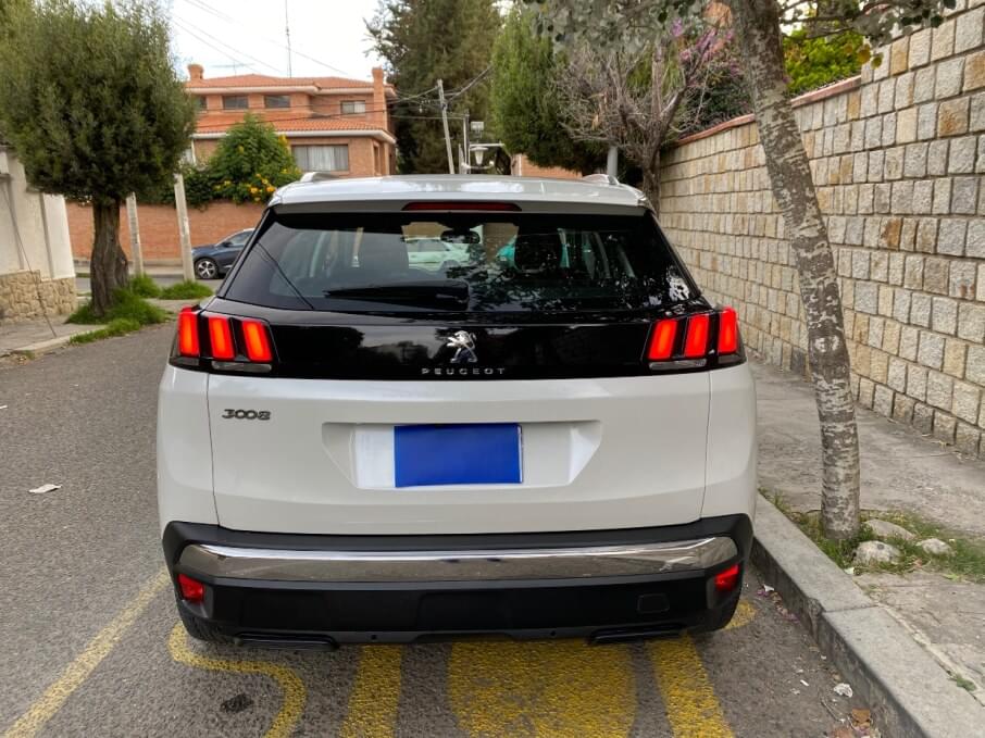 PEUGEOT 3008 2019 52.000 Kms.