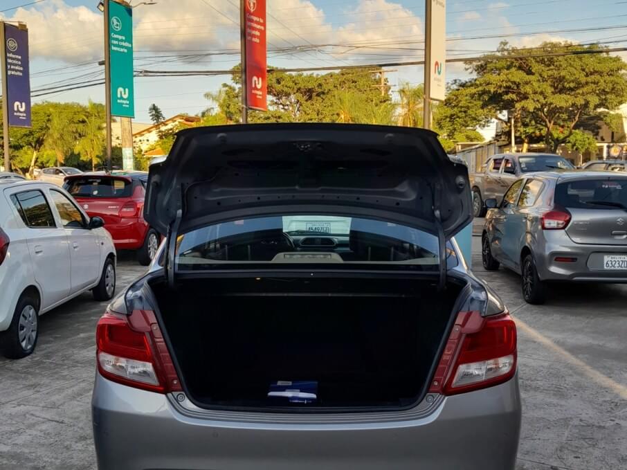 SUZUKI DZIRE SEDAN 2022 32.200 Kms.