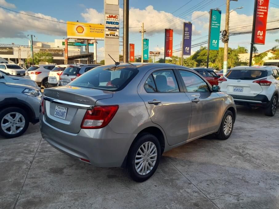 SUZUKI DZIRE SEDAN 2022 32.200 Kms.