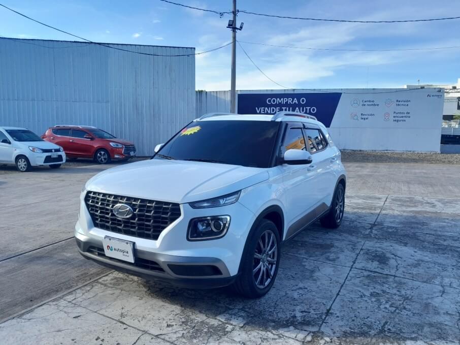 HYUNDAI VENUE 2022 24.400 Kms.