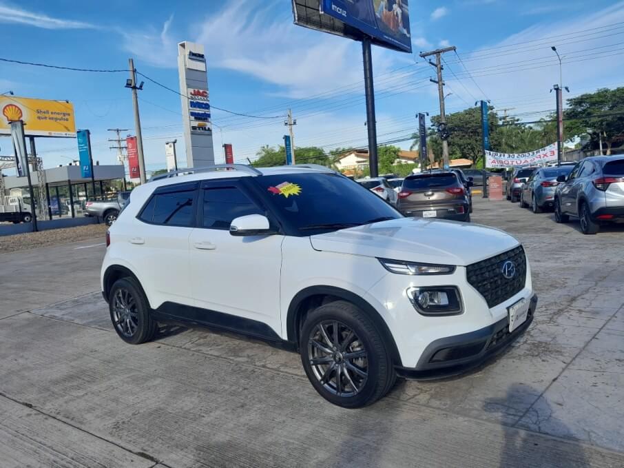 HYUNDAI VENUE 2022 24.400 Kms.