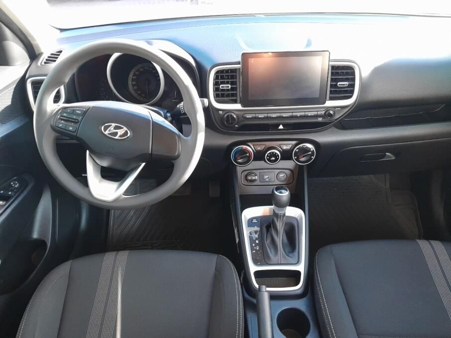 HYUNDAI VENUE 2022 24.400 Kms.