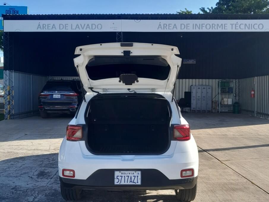 HYUNDAI VENUE 2022 24.400 Kms.