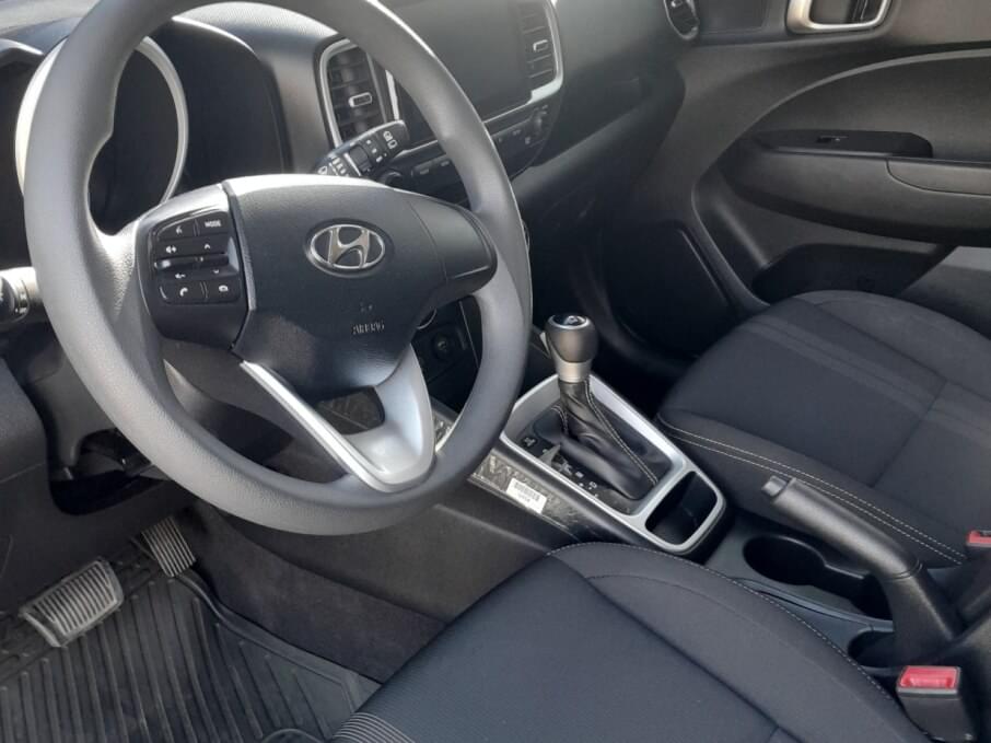 HYUNDAI VENUE 2022 24.400 Kms.