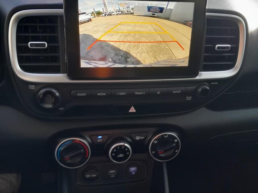 HYUNDAI VENUE 2022 24.400 Kms.