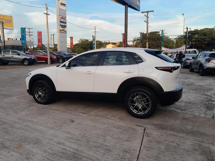 MAZDA CX-30 2025 2.040 Kms.