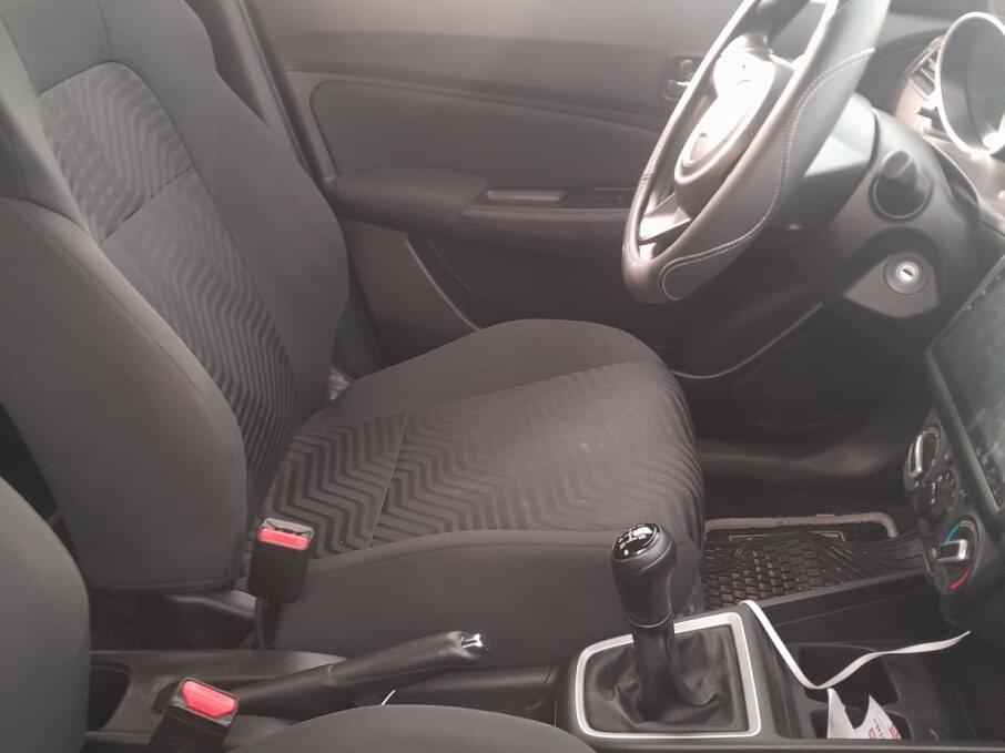 SUZUKI SWIFT 2025 15.500 Kms.