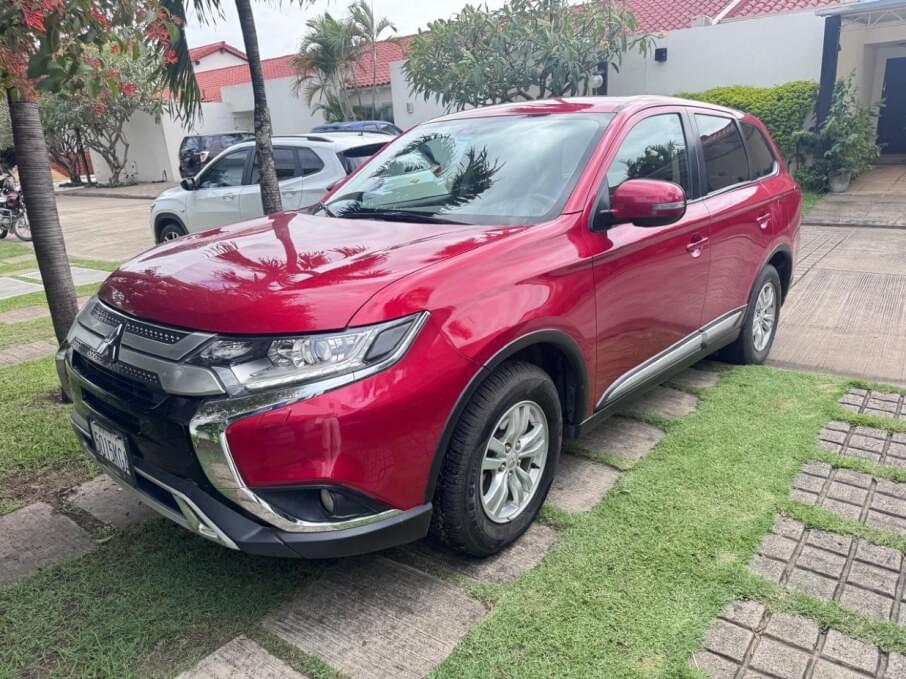 MITSUBISHI OUTLANDER 2019 62.478 Kms.