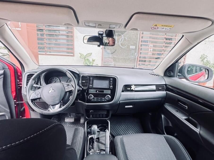 MITSUBISHI OUTLANDER 2019 62.478 Kms.