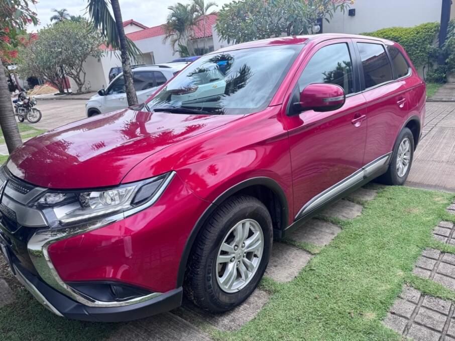 MITSUBISHI OUTLANDER 2019 62.478 Kms.