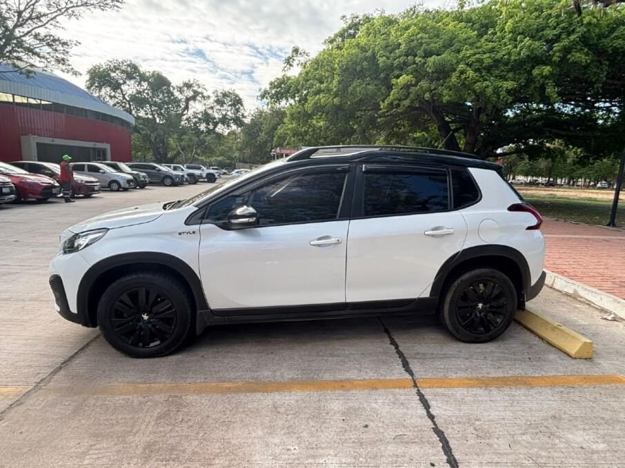 PEUGEOT 2008 2023 80.000 Kms.