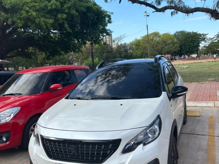 PEUGEOT 2008 2023 80.000 Kms.
